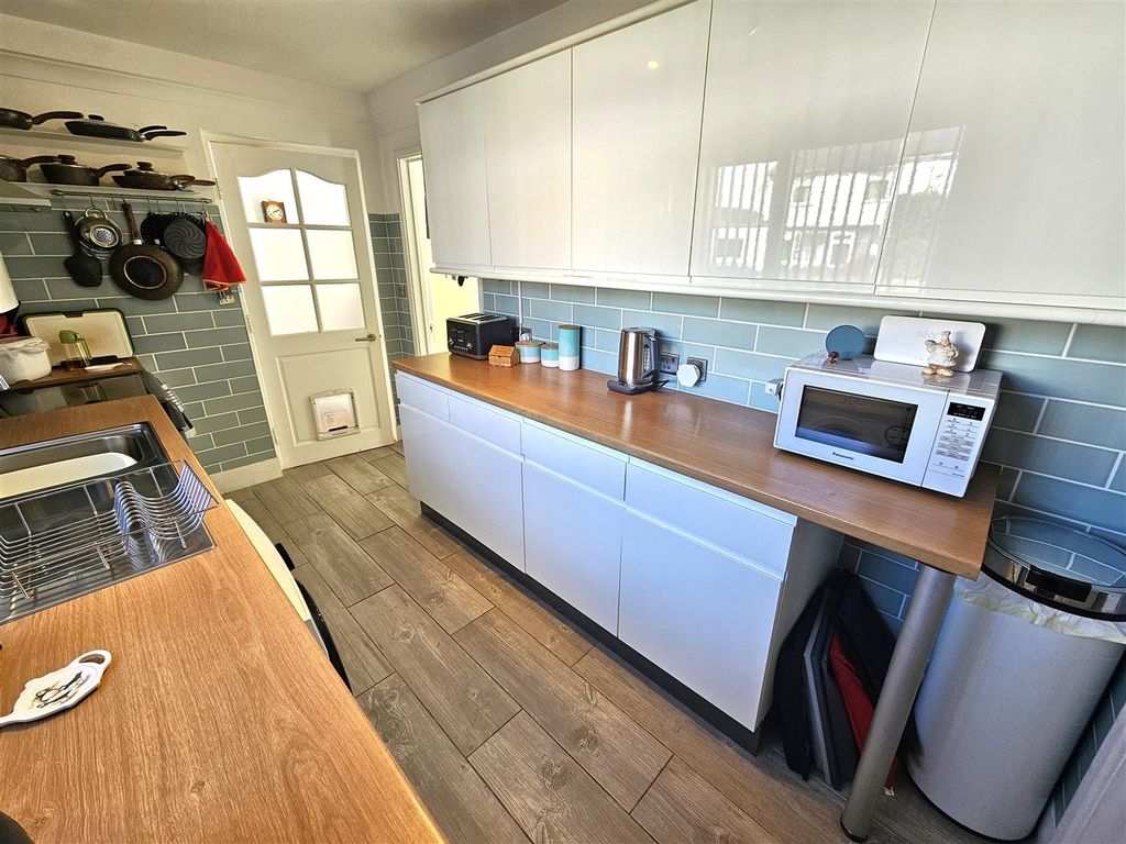 Property photo 3 of 22 Kitchen.Jpg