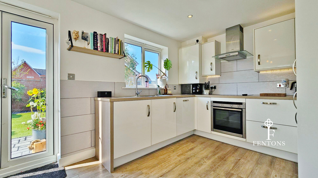 Property photo 3 of 26 Kitchen