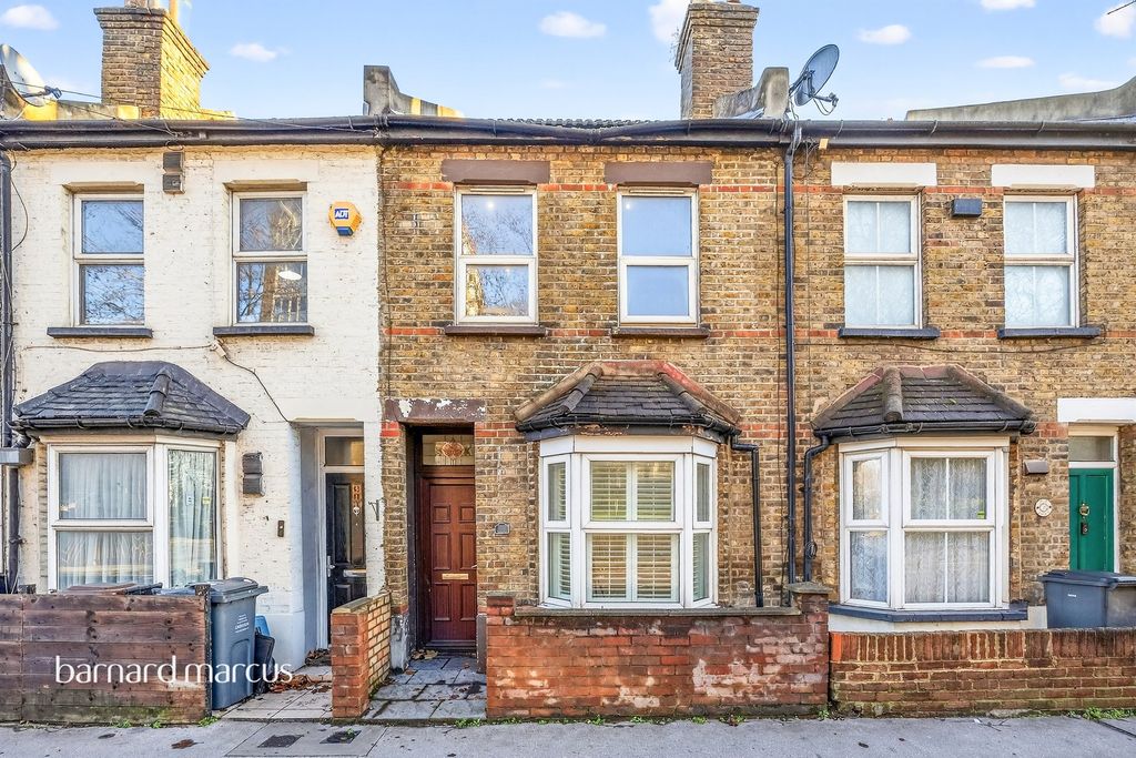 Property photo 1 of 18