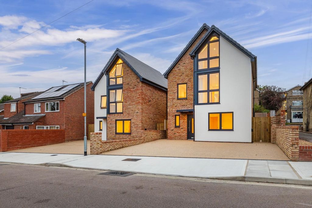 Property photo 1 of 34