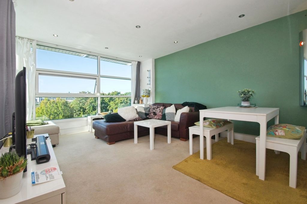 Property photo 2 of 18 Living/Dining Area