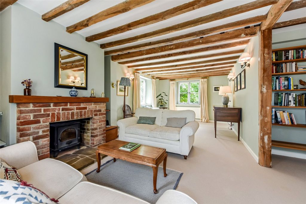 Property photo 3 of 18 Sitting Room