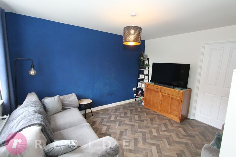 Property photo 2 of 9 Lounge