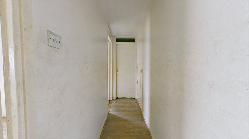 Property photo 3 of 41 Picture No. 02