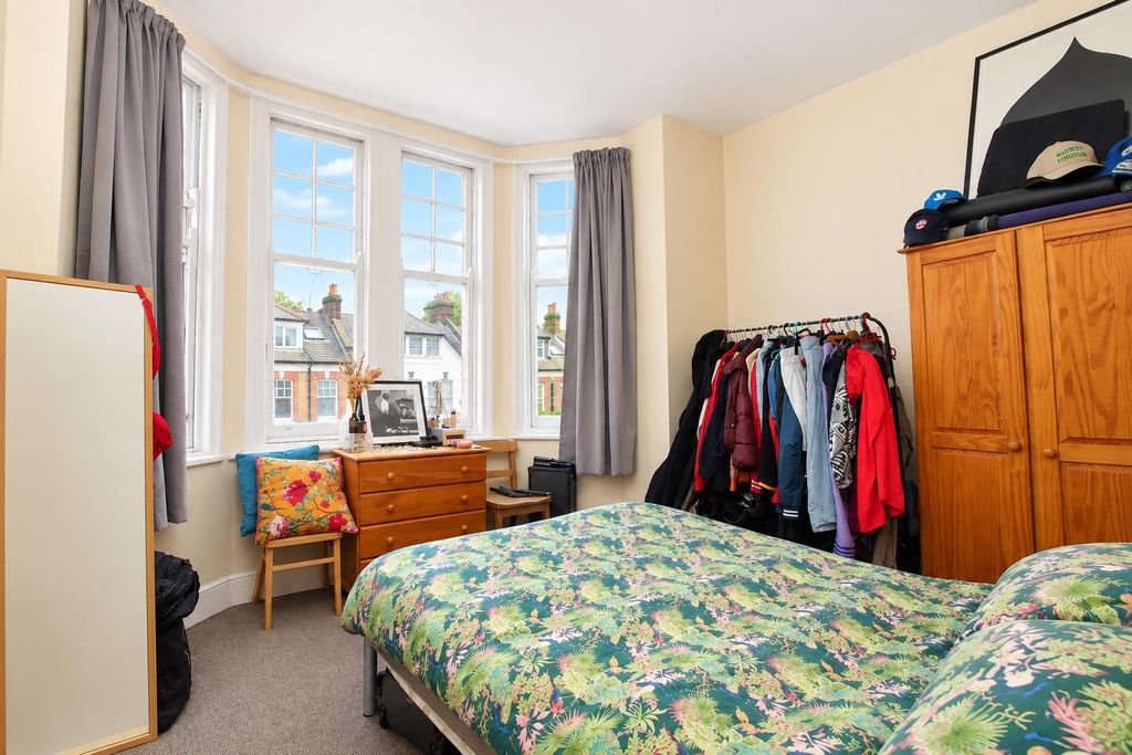 Property photo 2 of 7 Cranwich Road, N16