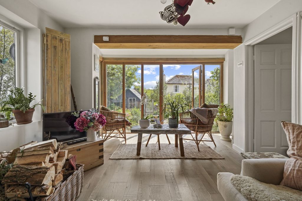 Property photo 3 of 17