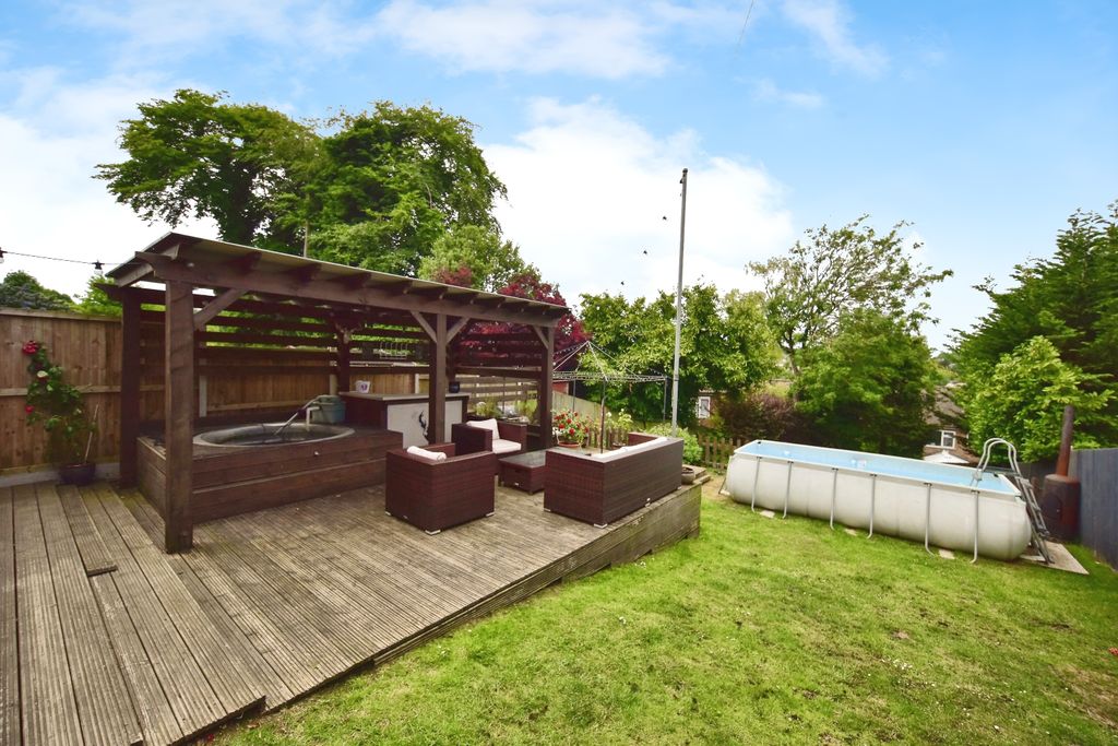 Property photo 3 of 20