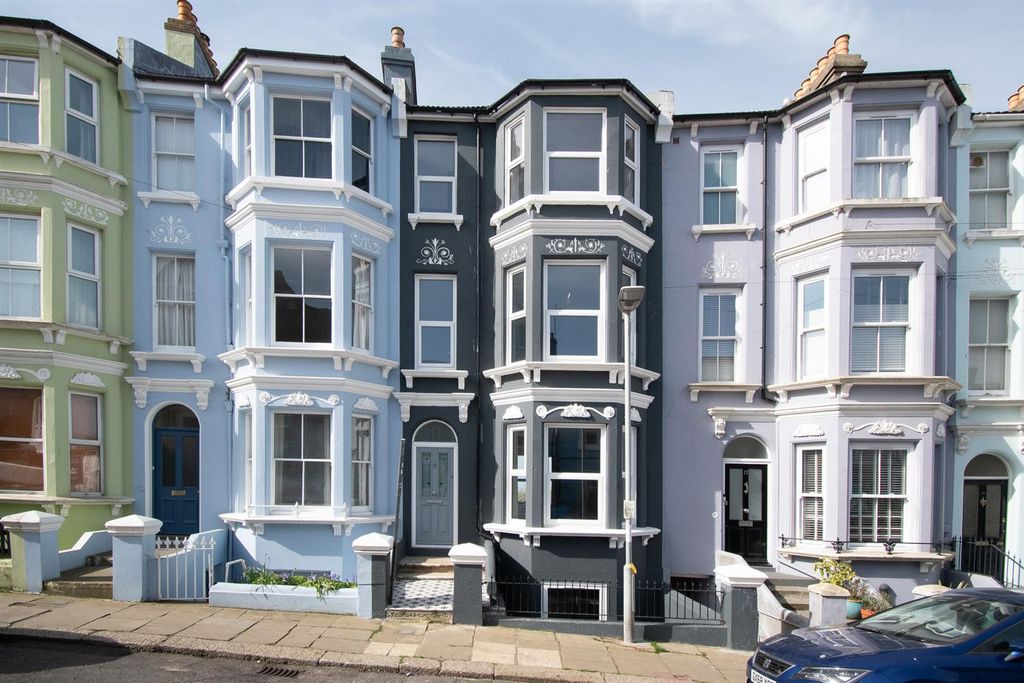 Property photo 3 of 25 Front Elevation