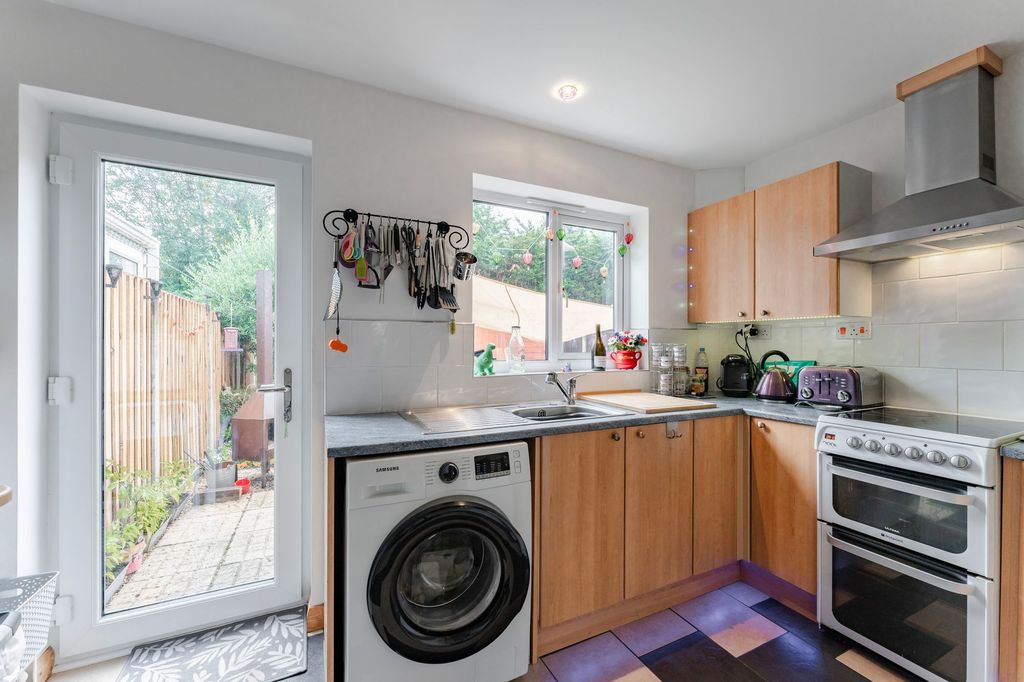 Property photo 3 of 18