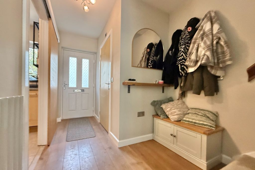 Property photo 2 of 14 Entrance Hall