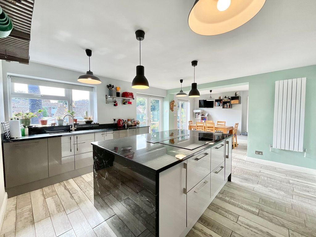 Property photo 2 of 29