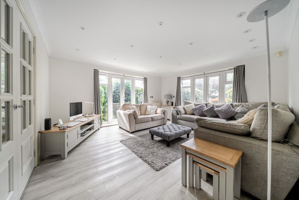 Property photo 2 of 21 1478541-7-6A31686...