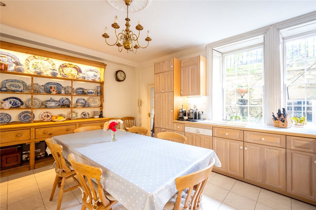 Property photo 2 of 28 Kitchen
