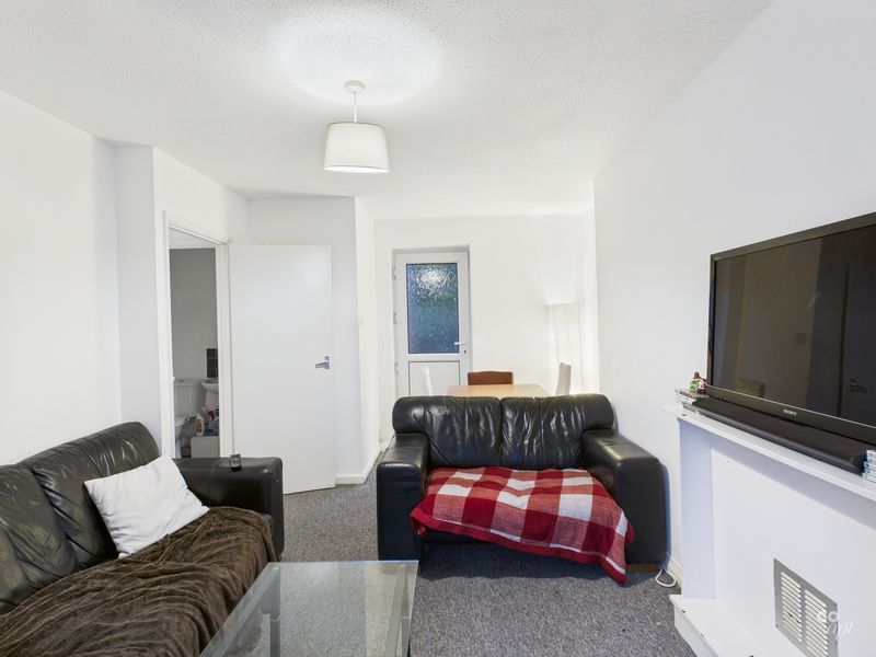 Property photo 1 of 14 Photo 28