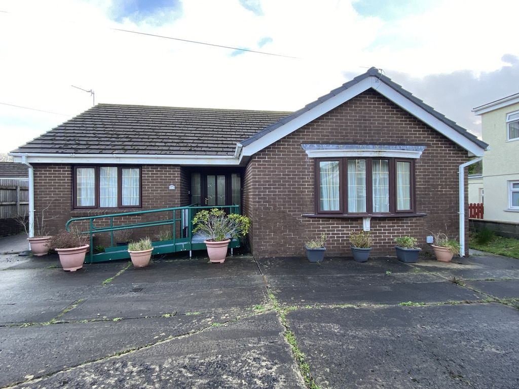 Property photo 2 of 20 Outside