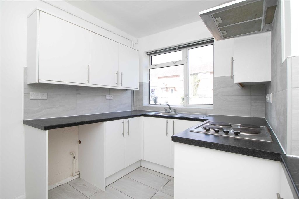 Property photo 3 of 10 Mendip-03.Jpg