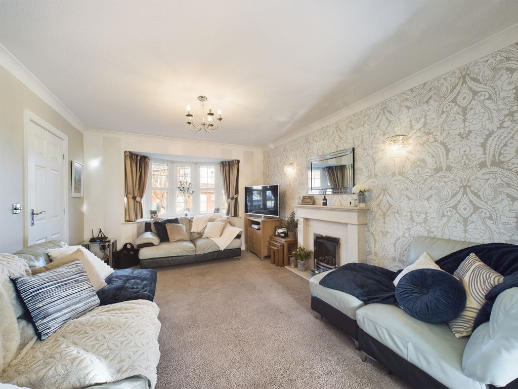 Property photo 2 of 32