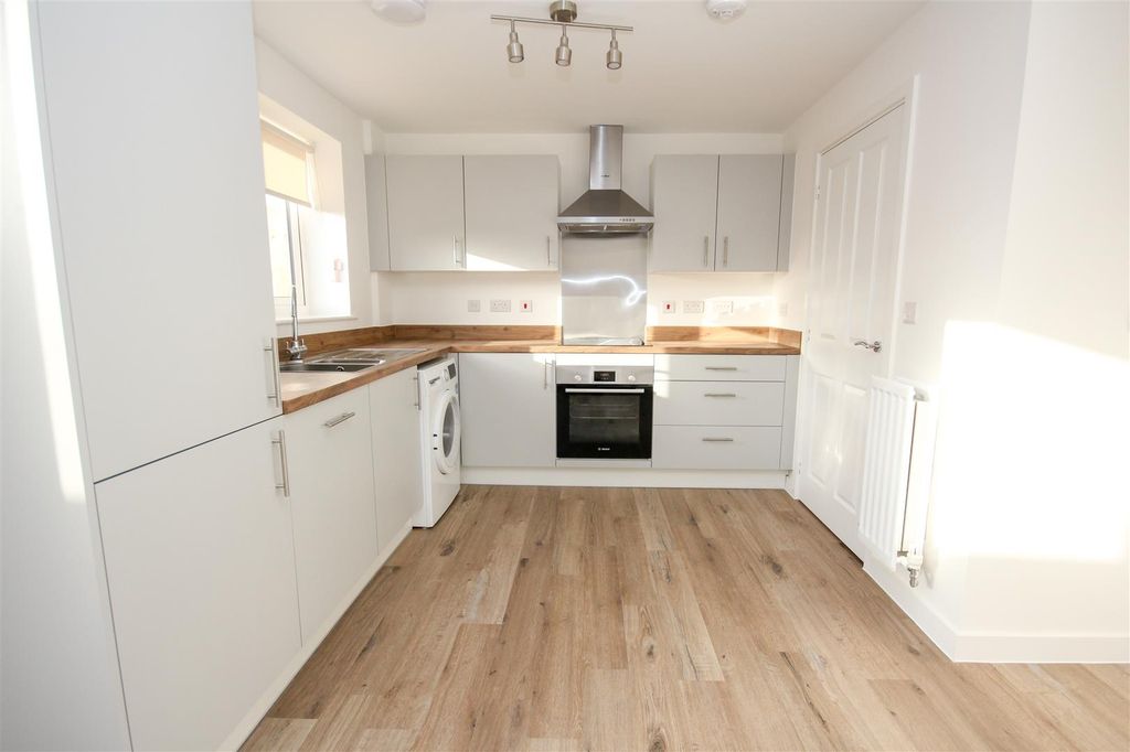 Property photo 2 of 12 Kitchen.Jpg