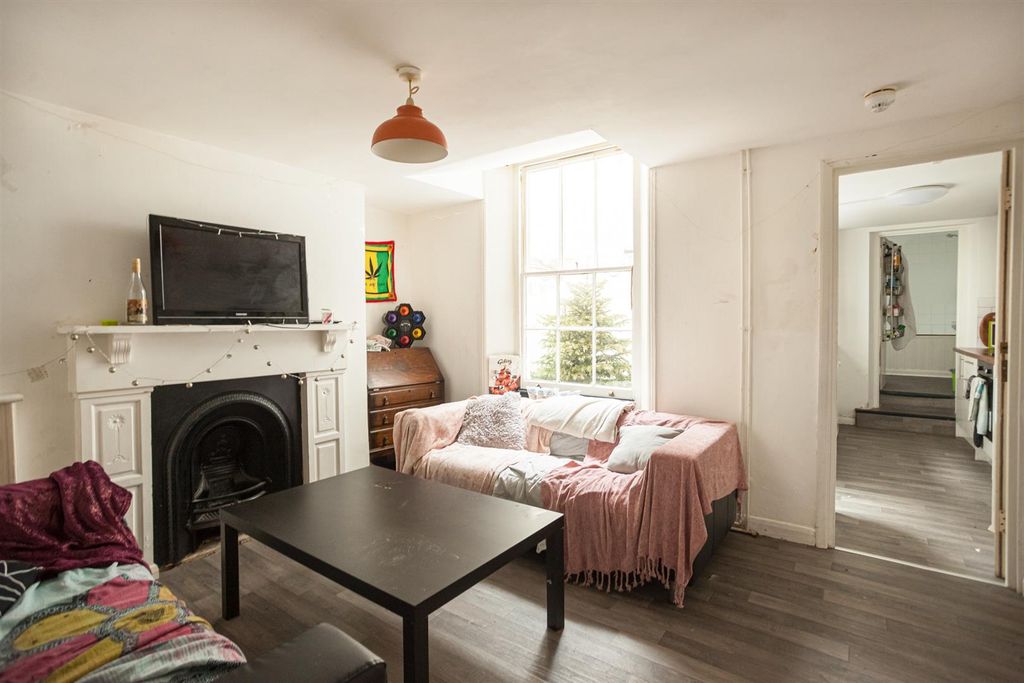 Property photo 2 of 12 Picture No 7.Jpg