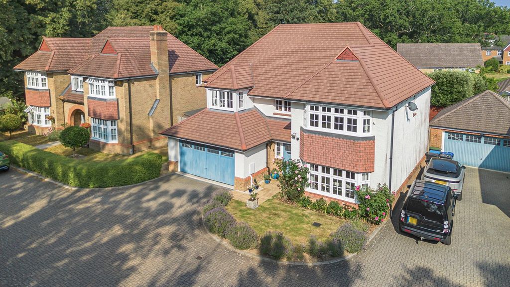 Property photo 1 of 21 Whalebone Wood Road