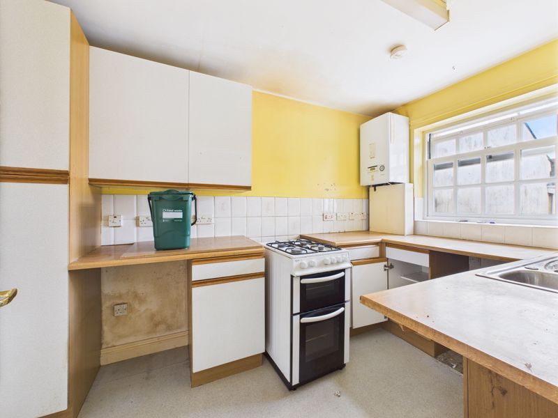 Property photo 2 of 8 Kitchen
