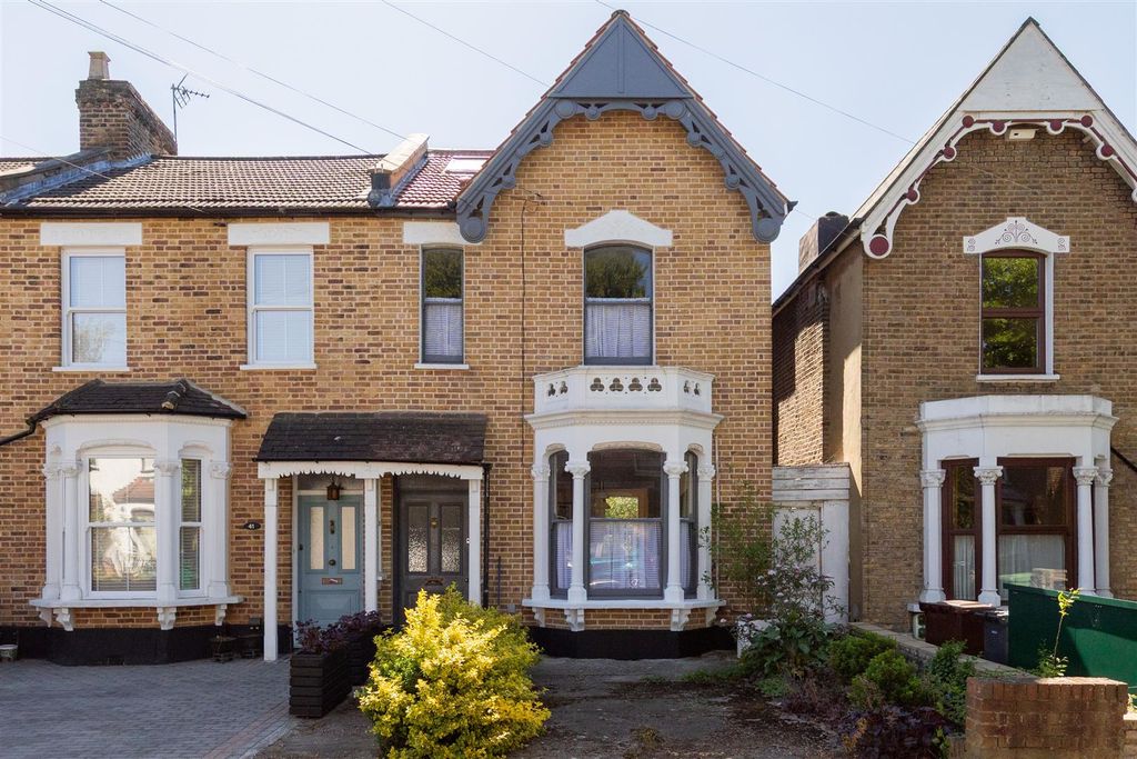 Property photo 1 of 56 Northcote Road, E17