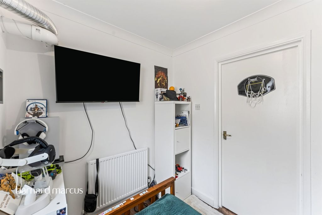 Property photo 2 of 20