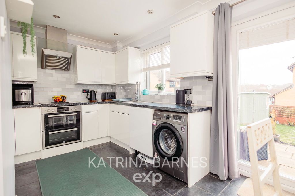 Property photo 2 of 12