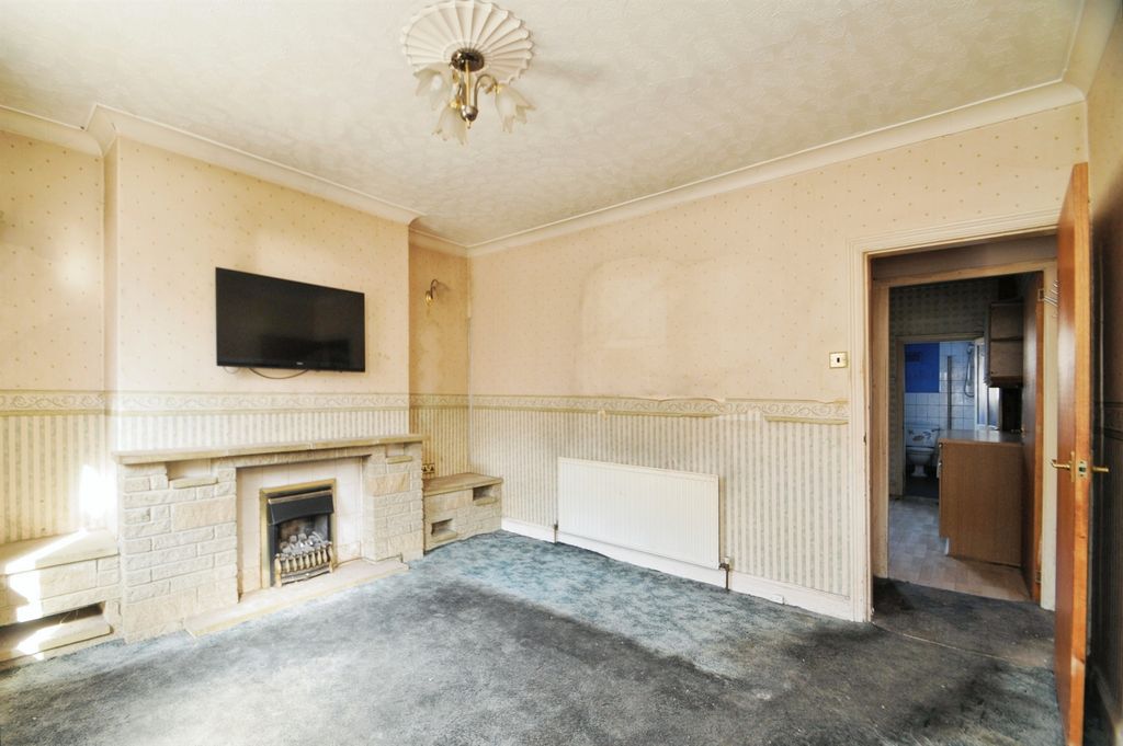Property photo 3 of 17