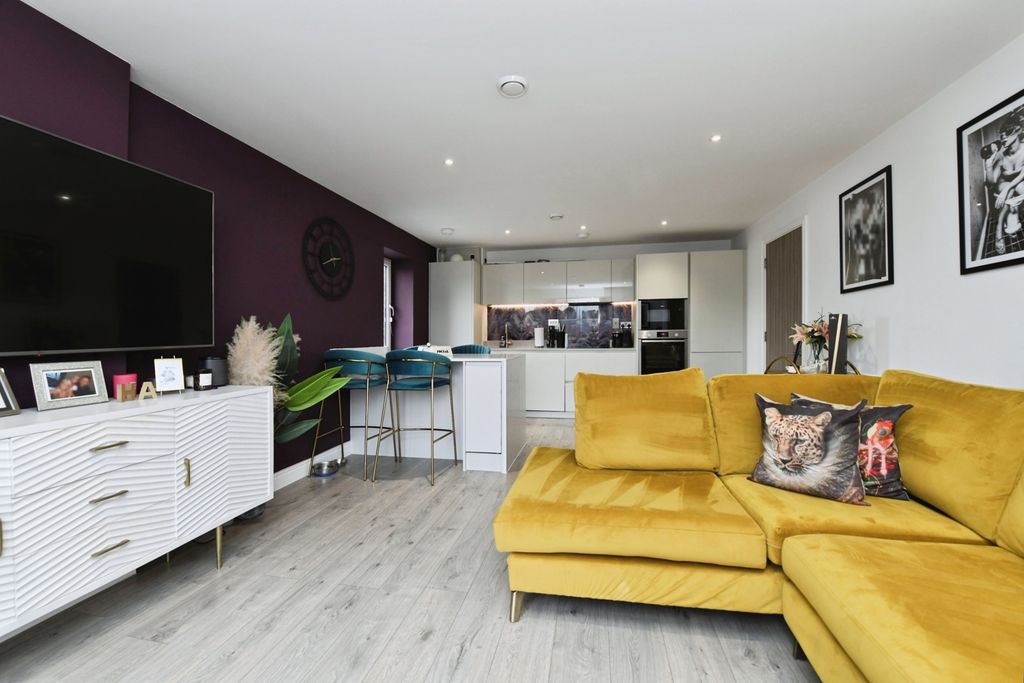 Property photo 1 of 13 Internal