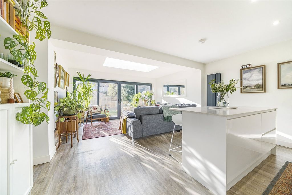 Property photo 1 of 20 Picture No. 06