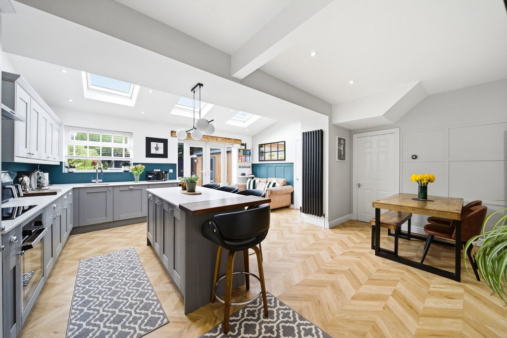 Property photo 2 of 49