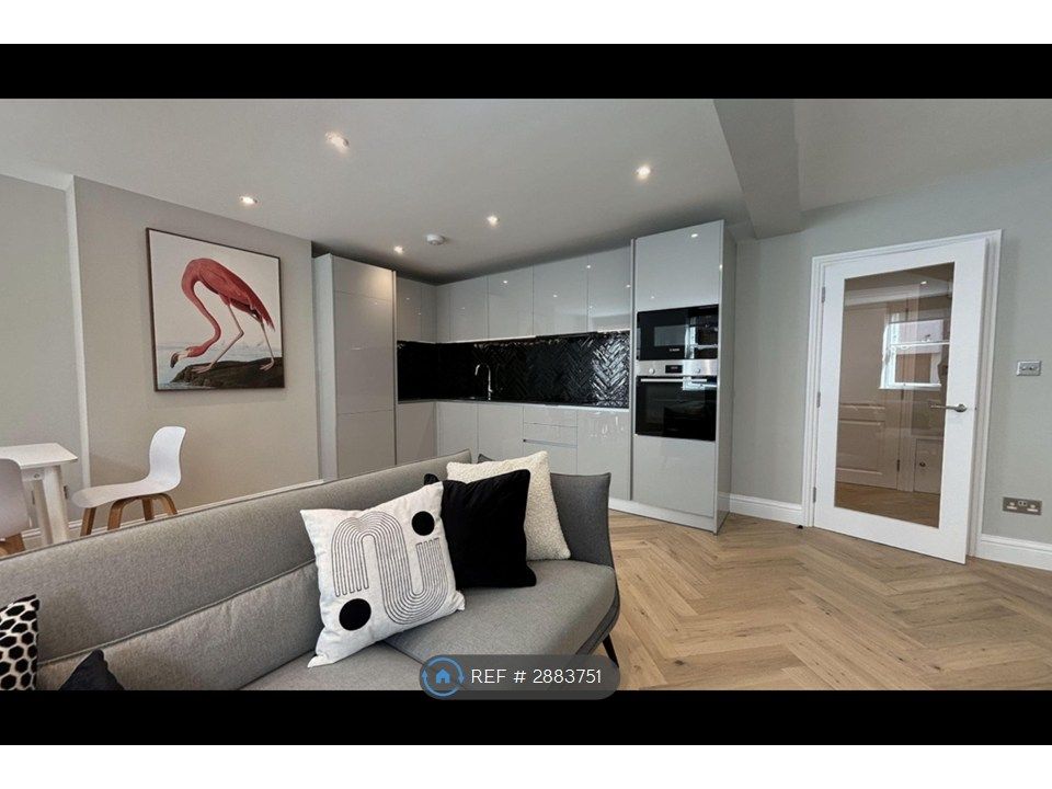 Property photo 1 of 10 Living &amp; Kitchen