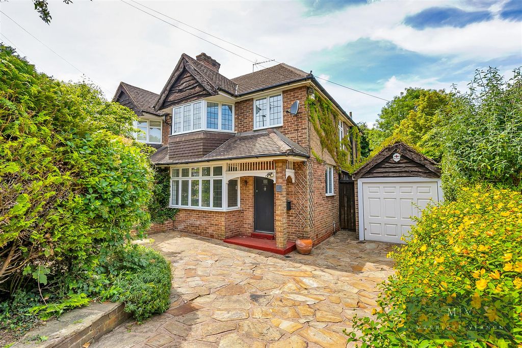 Property photo 1 of 14 Crest Road 18 MV-13.Jpg