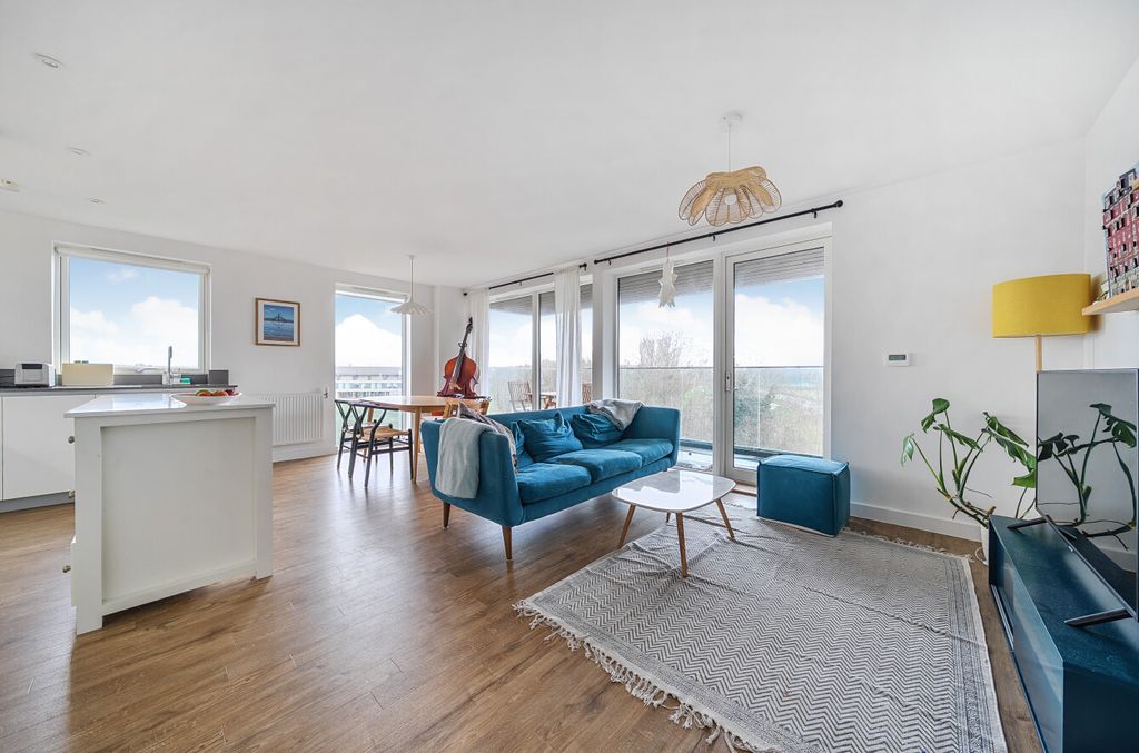 Property photo 3 of 18 1409121269860Ec4ce051