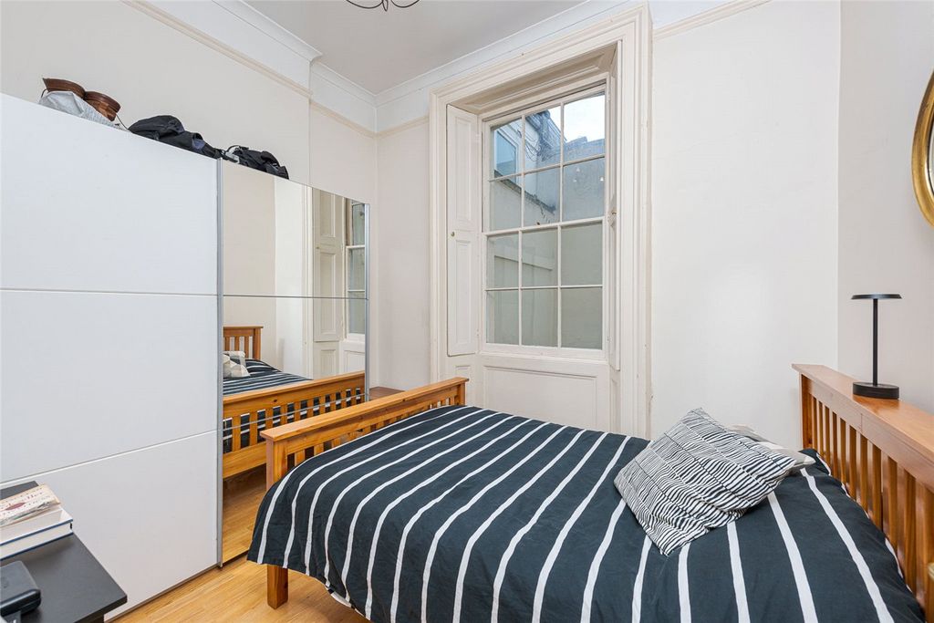 Property photo 2 of 10 Picture No. 32