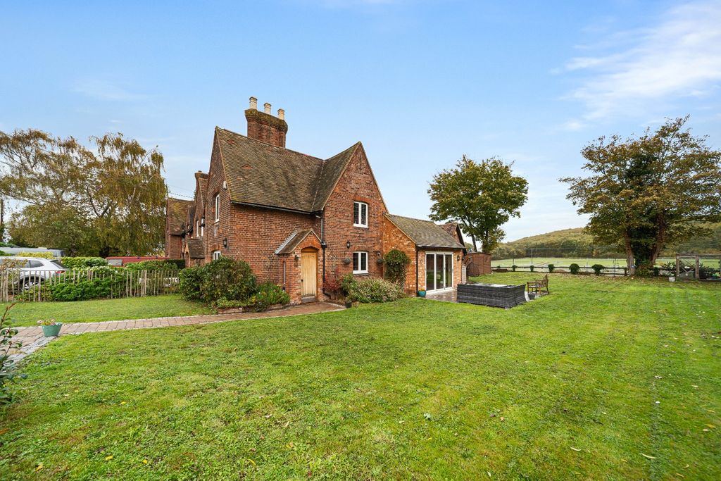 Property photo 1 of 17 4560220