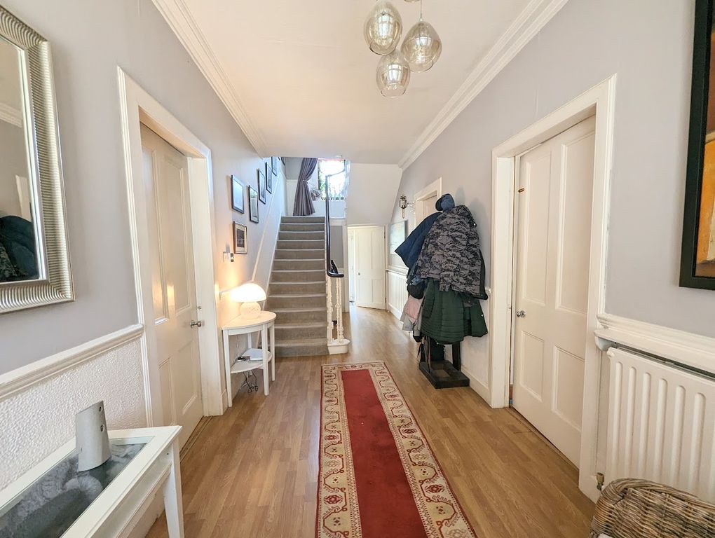 Property photo 3 of 34