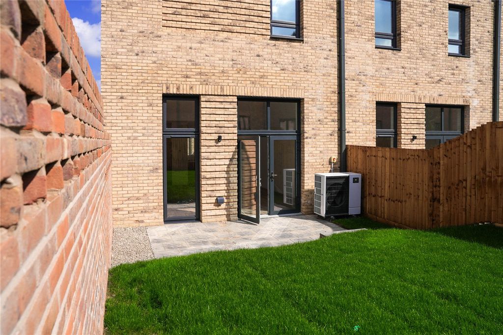 Property photo 2 of 18 The Skylark