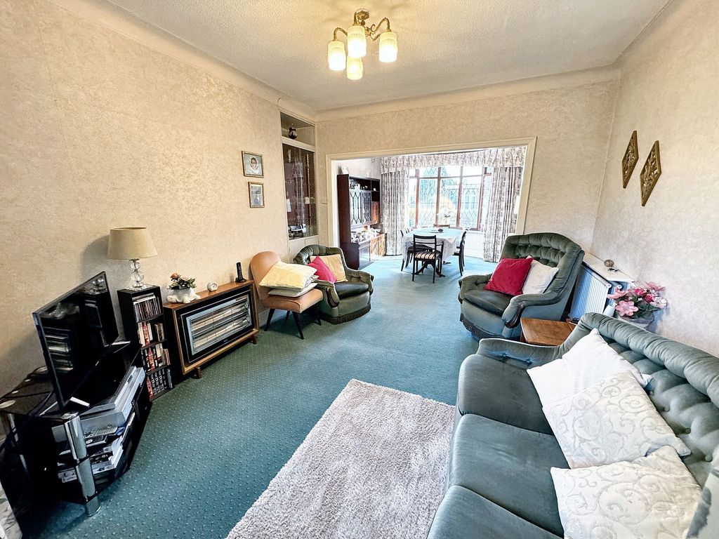 Property photo 3 of 27