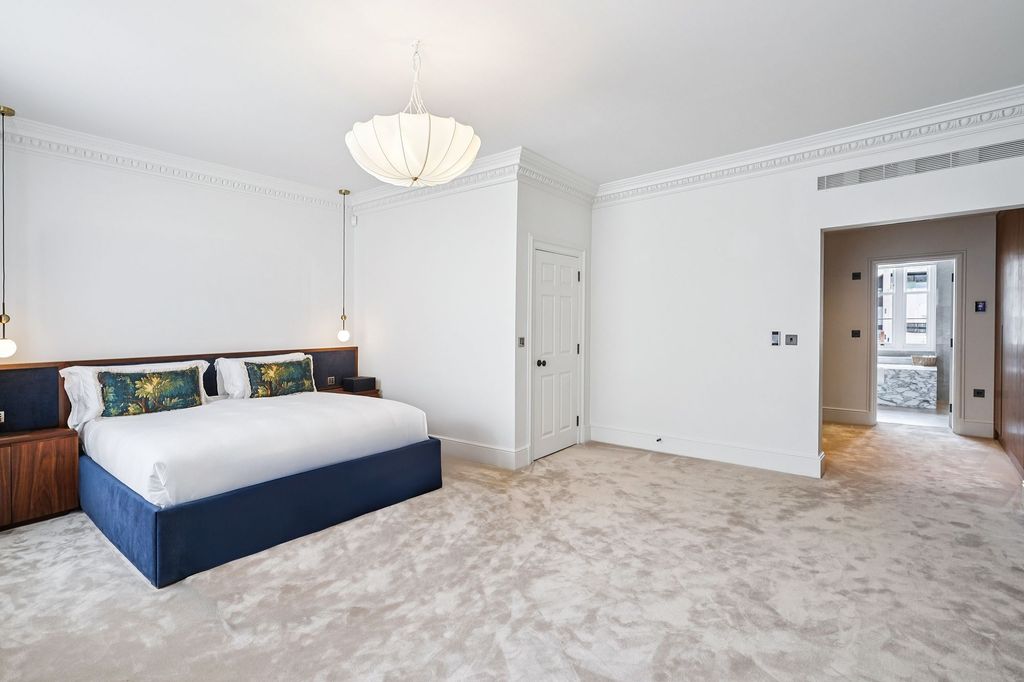 Additional image 11 of 7 bed terraced house to rentWilton Crescent, London SW1X