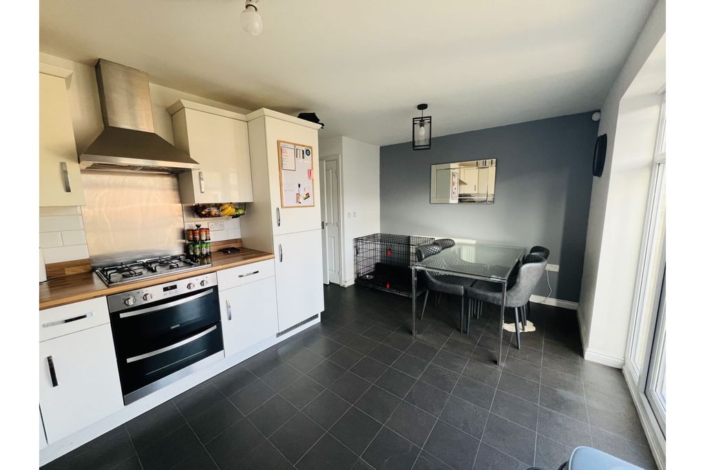 Property photo 1 of 15 Kitchen