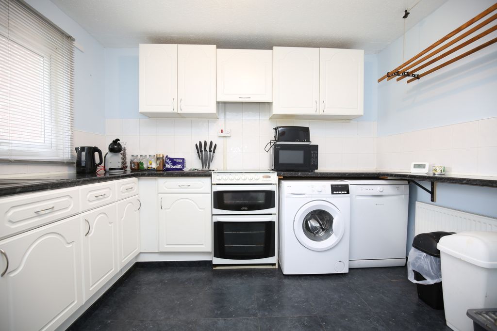 Property photo 2 of 17 4X8A5100