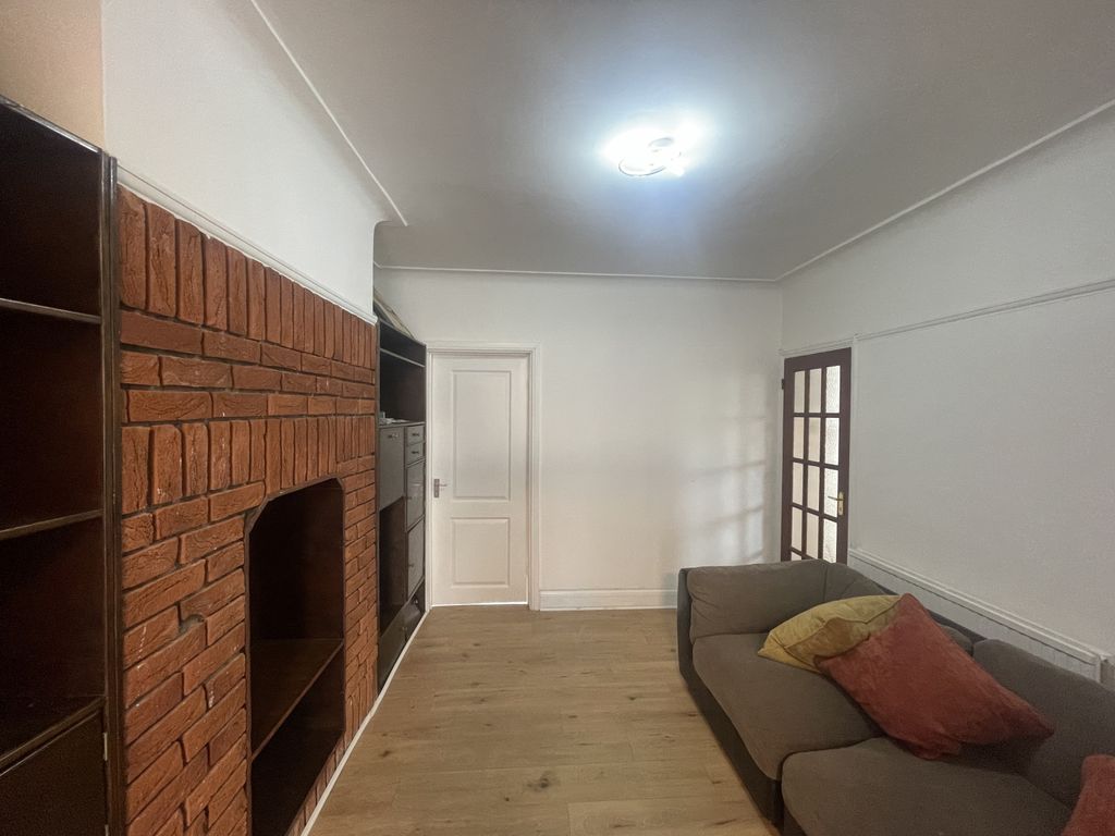 Property photo 1 of 15 4Â Bedroom Terraced For Rent