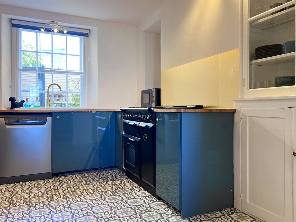 Additional image 21 of 5 bed terraced house for saleFortuneswell, Portland, Dorset DT5