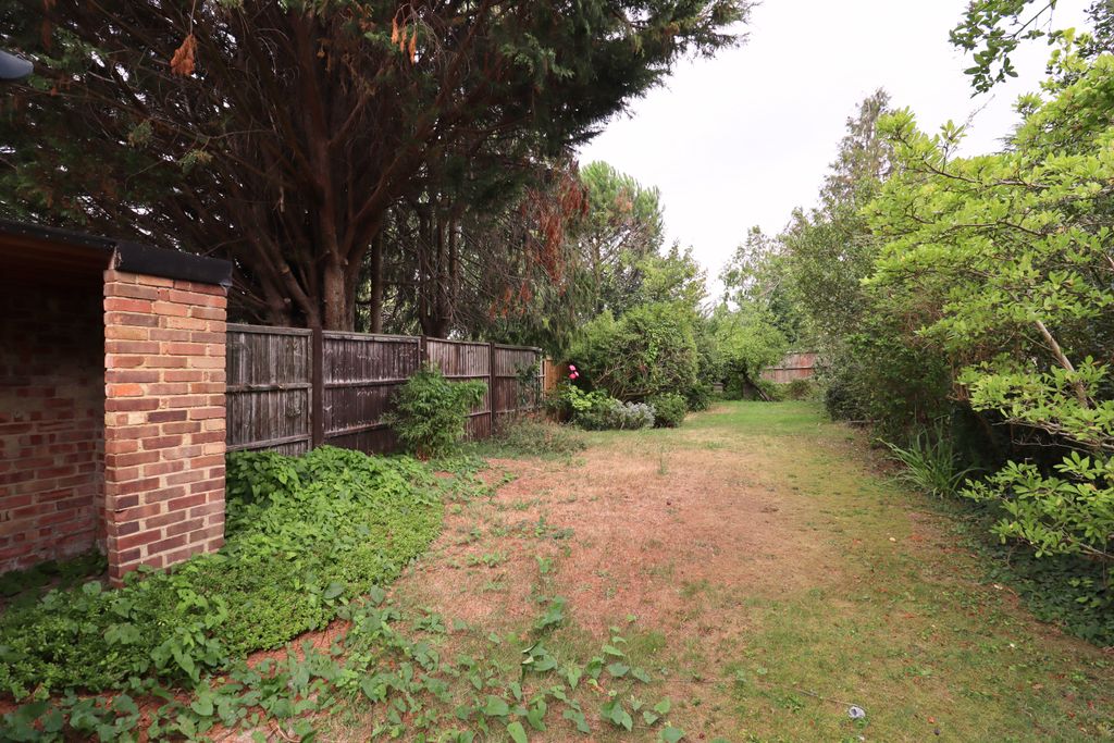 Property photo 2 of 8