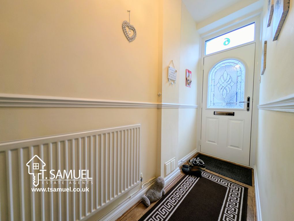 Property photo 2 of 25 Hallway