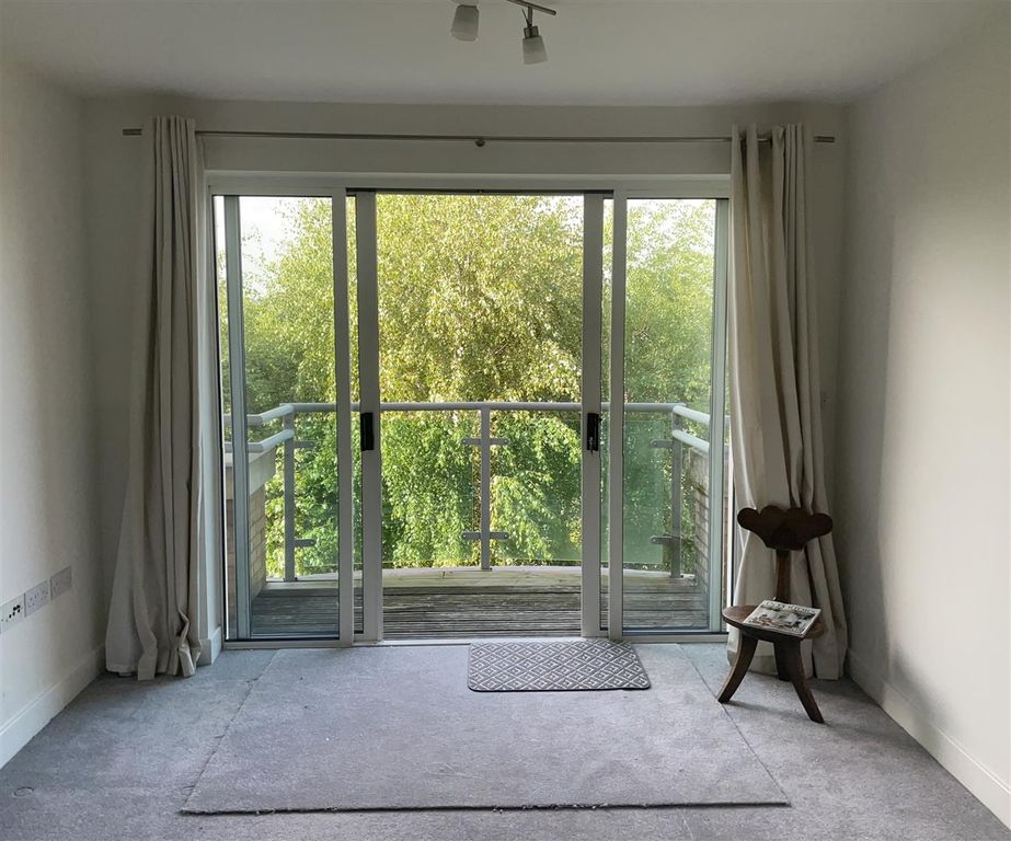 Additional image 18 of 2 bed flat for saleHighbury Drive, Leatherhead KT22