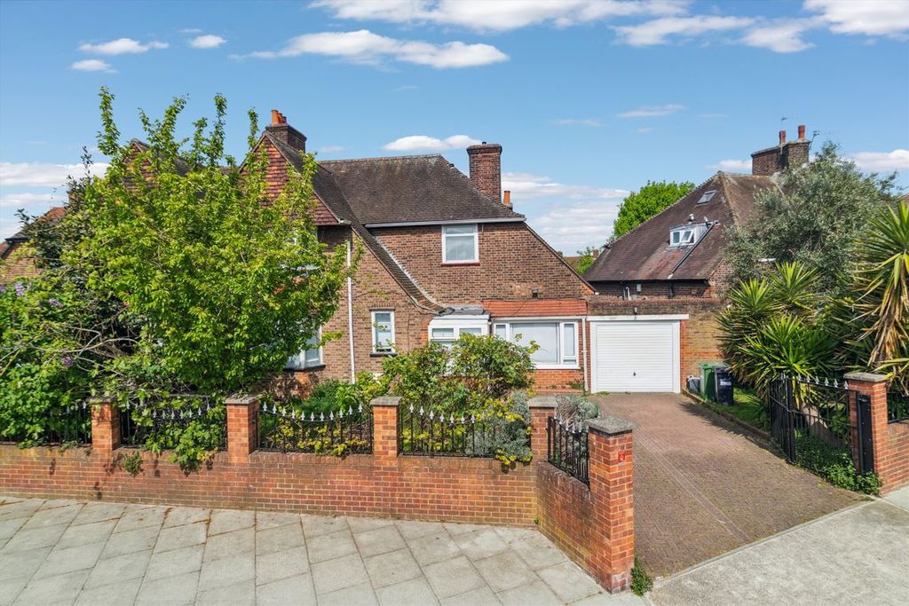 Property photo 1 of 9