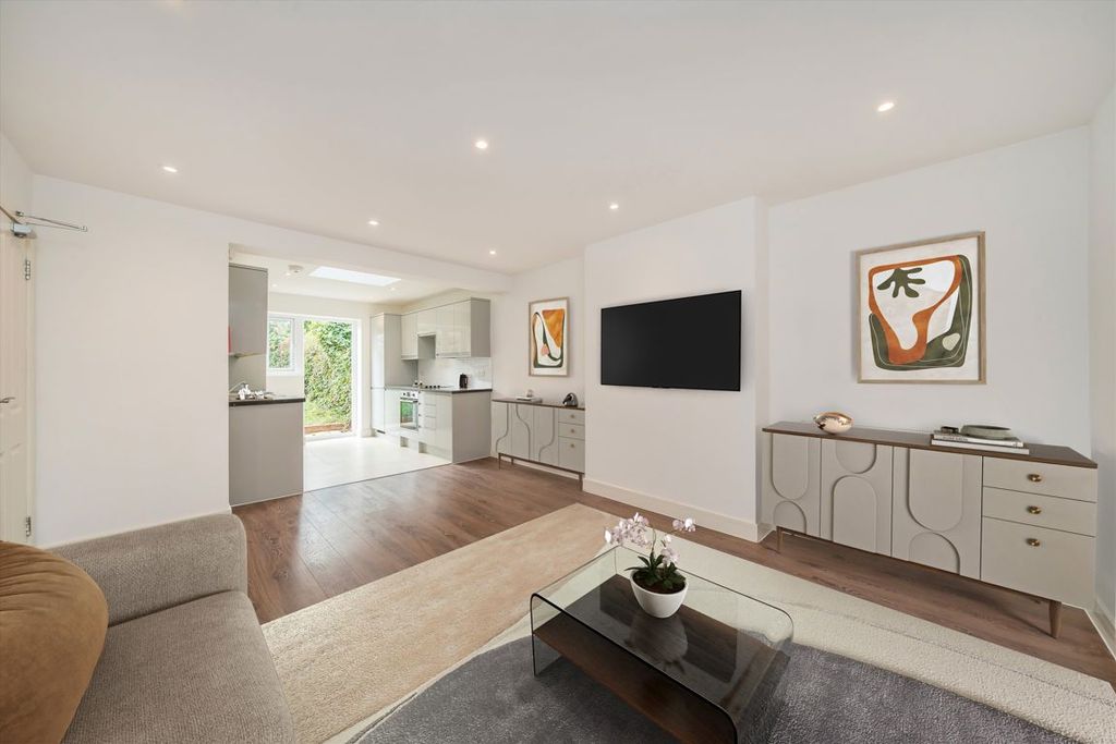 Property photo 2 of 9